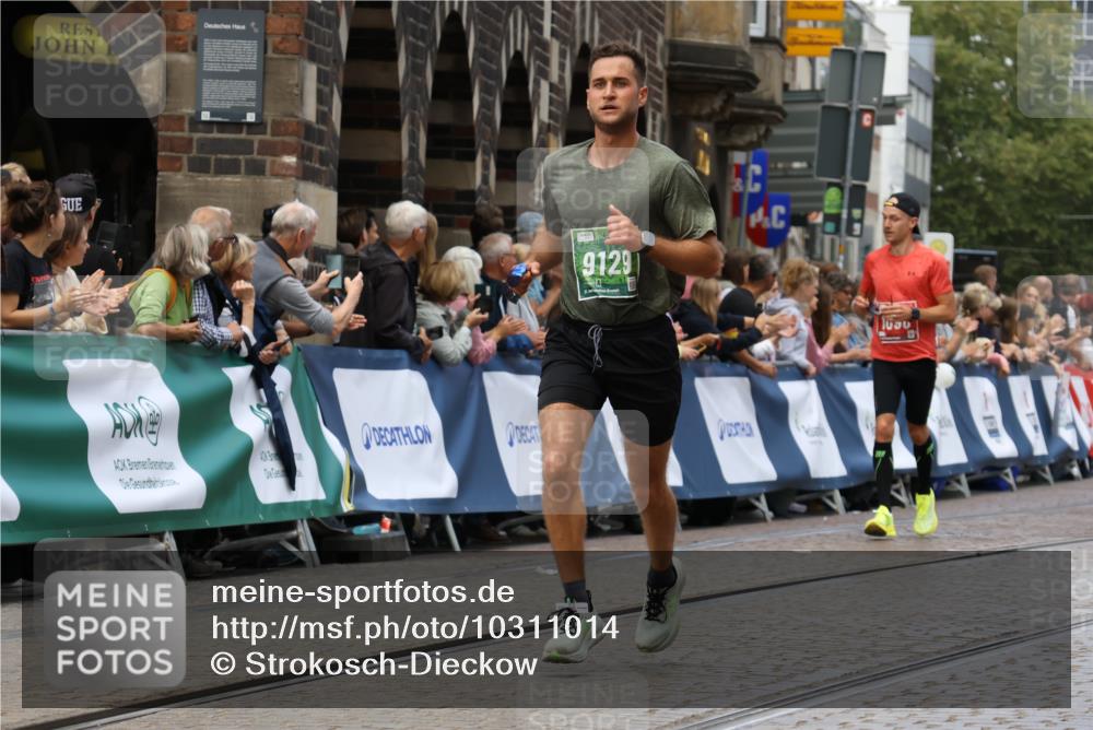 13.09.2026 - 21. swb-Marathon Bremen Strokosch-Dieckow http://msf.ph/oto/10311014 13.09.2026 13:03:58 Ziel 1090, 1587, 1950, 3092, 5024, 5143, 5719, 6973, 2094, 4110, 6815, 9129, 9544, 9813 meine-sportfotos.de