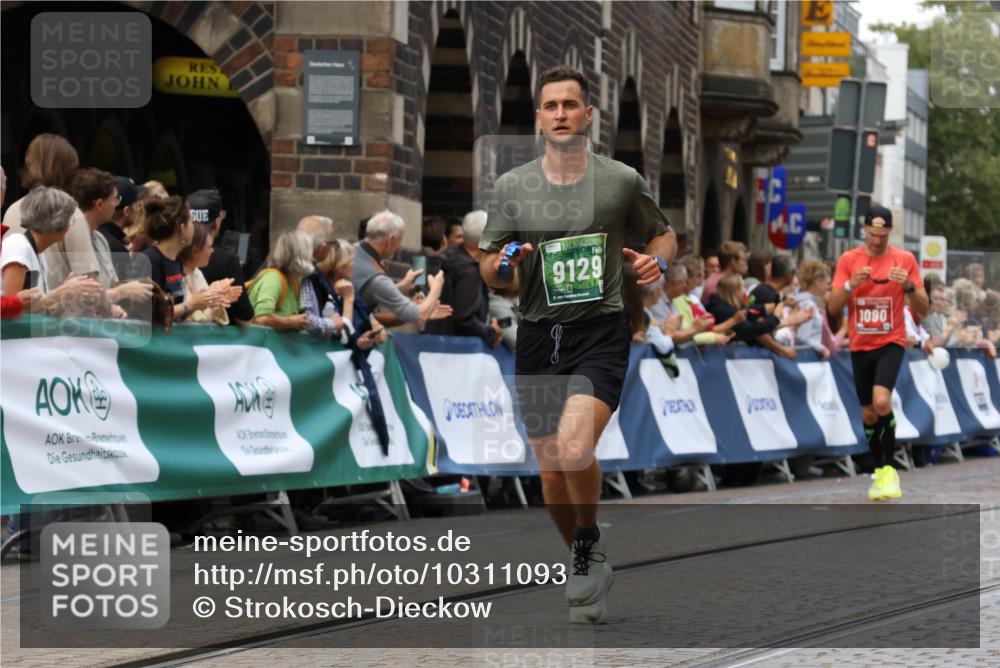 13.09.2026 - 21. swb-Marathon Bremen Strokosch-Dieckow http://msf.ph/oto/10311093 13.09.2026 13:03:59 Ziel 1090, 1587, 1950, 3092, 5024, 5143, 5719, 6973, 8096, 2094, 3424, 4110, 6815, 9129, 9544, 9813 meine-sportfotos.de