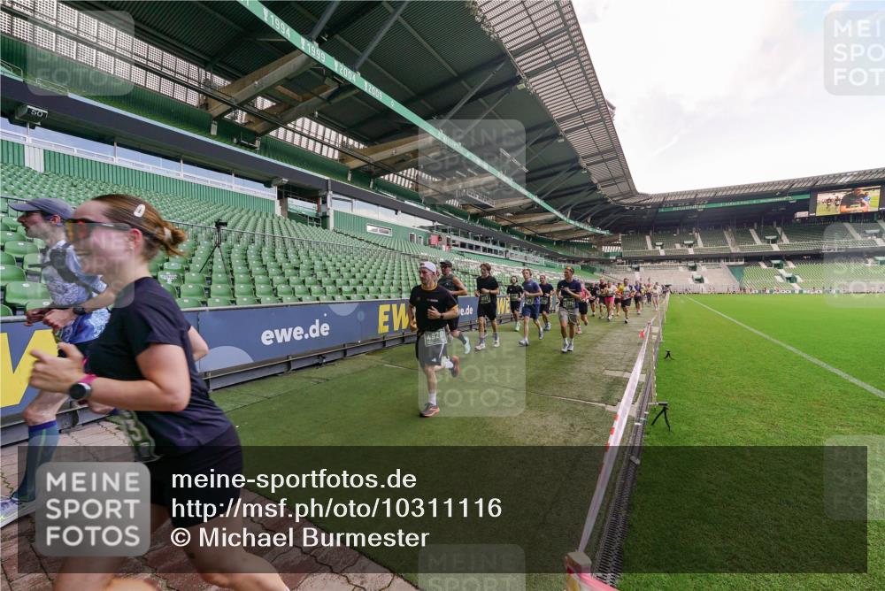 13.09.2026 - 21. swb-Marathon Bremen Michael Burmester http://msf.ph/oto/10311116 13.09.2026 13:09:02 Laufen im Stadion 164, 383, 391, 448, 532, 549, 551, 563, 625, 800, 808, 809, 813, 884, 898, 911, 1025, 1072, 1124, 1150, 1210, 1285, 1289, 1322, 1364, 1395, 1398, 1559, 1688, 1831, 1880, 1899, 2003, 2041, 2208, 2215, 2229, 2232, 2243, 2366, 2380, 2405, 2413, 2429, 2441, 2467, 2471, 2492, 2525, 2565, 2573, 2594, 2611, 2635, 2692, 2727, 2782, 2802, 2823, 2831, 2841, 2866, 2897, 2930, 2931, 2941, 3032, 3316, 3327, 3333, 3398, 3437, 3707, 3769, 3857, 109 meine-sportfotos.de