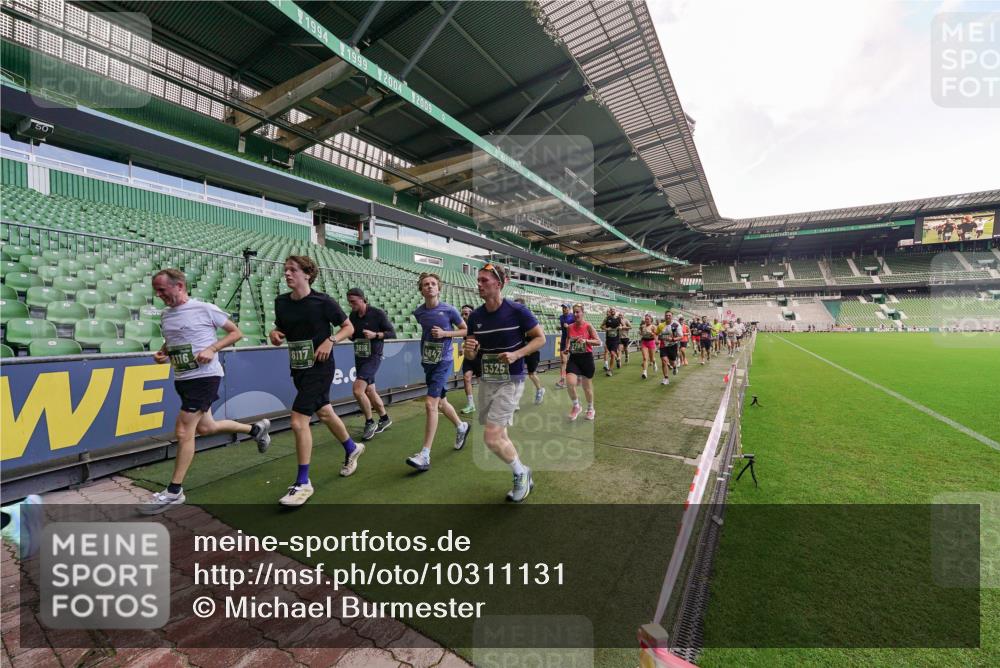 13.09.2026 - 21. swb-Marathon Bremen Michael Burmester http://msf.ph/oto/10311131 13.09.2026 13:09:04 Laufen im Stadion 164, 383, 391, 448, 532, 549, 551, 563, 625, 800, 808, 809, 813, 884, 898, 911, 1025, 1072, 1124, 1150, 1210, 1285, 1289, 1322, 1395, 1398, 1559, 1688, 1831, 1880, 1899, 2003, 2041, 2208, 2215, 2229, 2232, 2243, 2366, 2380, 2405, 2413, 2429, 2441, 2467, 2471, 2492, 2525, 2565, 2573, 2594, 2611, 2635, 2692, 2727, 2782, 2802, 2823, 2831, 2841, 2866, 2897, 2930, 2931, 2941, 3032, 3291, 3316, 3327, 3333, 3398, 3437, 3707, 3769, 3857, 109 meine-sportfotos.de