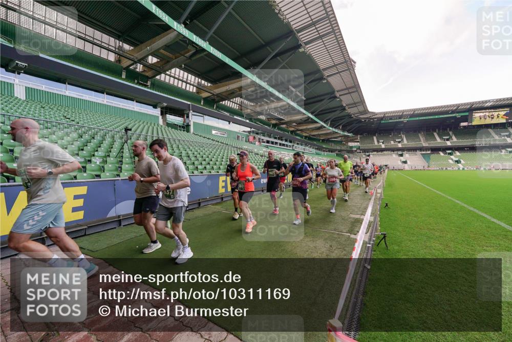13.09.2026 - 21. swb-Marathon Bremen Michael Burmester http://msf.ph/oto/10311169 13.09.2026 13:09:08 Laufen im Stadion 164, 383, 391, 448, 532, 549, 551, 563, 625, 800, 808, 813, 869, 884, 898, 911, 1025, 1072, 1124, 1150, 1210, 1285, 1289, 1395, 1398, 1559, 1688, 1831, 1880, 1899, 2003, 2041, 2208, 2215, 2229, 2232, 2243, 2366, 2380, 2413, 2429, 2441, 2467, 2471, 2525, 2573, 2594, 2611, 2635, 2692, 2717, 2727, 2782, 2802, 2823, 2831, 2841, 2866, 2897, 2930, 2931, 2941, 3032, 3086, 3291, 3316, 3327, 3333, 3398, 3437, 3707, 3769, 3857, 109 meine-sportfotos.de