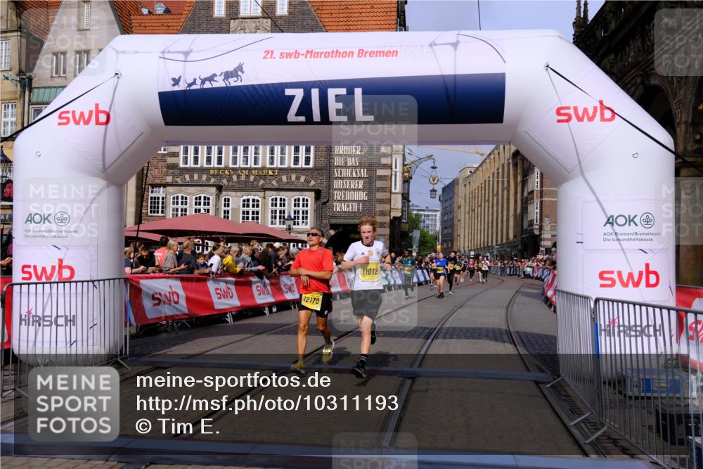 13.09.2026 - 21. swb-Marathon Bremen Tim E. http://msf.ph/oto/10311193 13.09.2026 10:53:28 Ziel 10284, 10448, 10585, 10714, 11012, 11238, 11282, 11575, 12040, 12170, 12275, 12369, 12398, 12461 meine-sportfotos.de