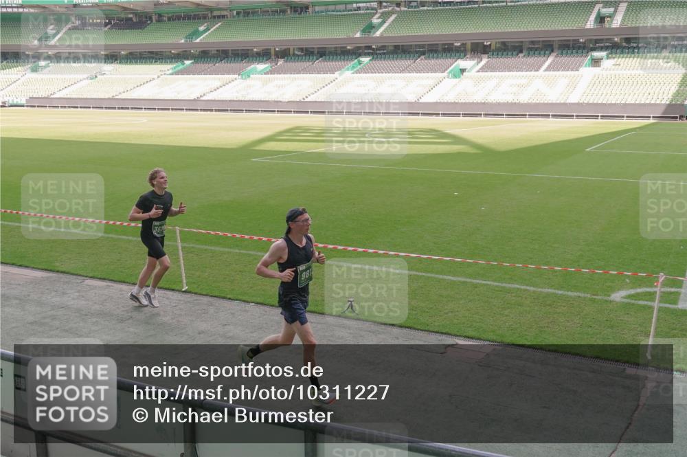 13.09.2026 - 21. swb-Marathon Bremen Michael Burmester http://msf.ph/oto/10311227 13.09.2026 12:46:25 Laufen im Stadion 195, 280, 474, 508, 538, 567, 604, 697, 788, 868, 1017, 1034, 1181, 1241, 1277, 1554, 1863, 2020, 2021, 2084, 2087, 2297, 2538, 2809, 2889, 3092, 3118, 3196, 3271, 3424, 3520, 3609, 4110, 4157, 4236, 4239, 4729, 4777, 4808, 5024, 5092, 5238, 5283, 5674, 5719, 5725, 6053, 6686, 6815, 6918, 7102, 7336, 7478, 7814, 7871, 8054, 8096, 8319, 8325, 8331, 8334, 8670, 8701, 8756, 8936, 8983, 9070, 9129, 9273, 9306, 9495, 9544, 9583, 9642, 9813, 439, 1667 meine-sportfotos.de