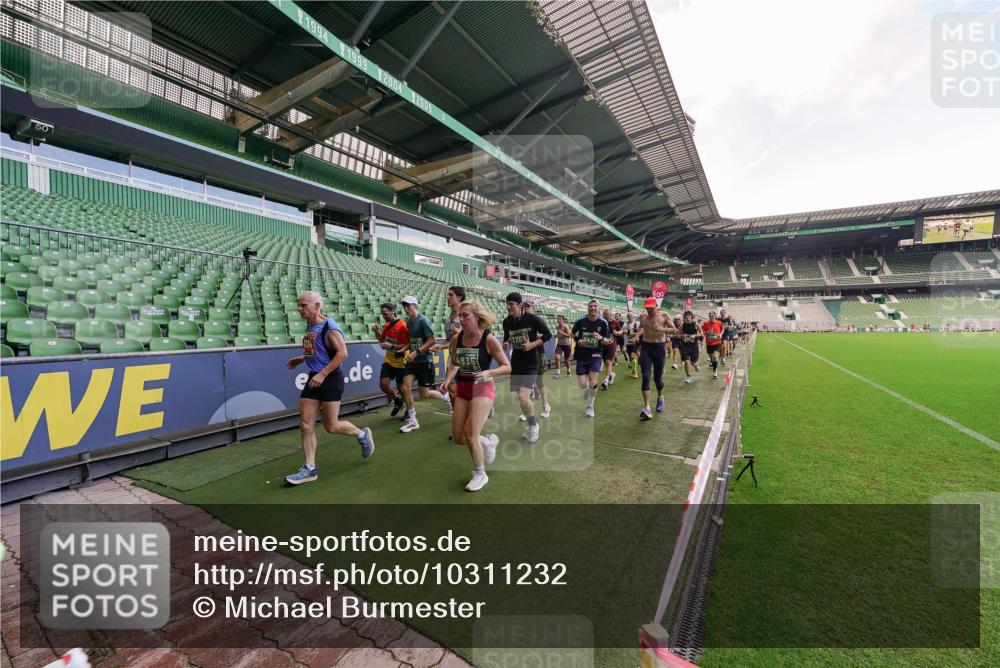 13.09.2026 - 21. swb-Marathon Bremen Michael Burmester http://msf.ph/oto/10311232 13.09.2026 13:09:12 Laufen im Stadion 164, 383, 391, 448, 532, 549, 551, 563, 625, 800, 808, 813, 869, 884, 898, 911, 1025, 1072, 1124, 1150, 1180, 1285, 1289, 1395, 1398, 1559, 1688, 1831, 1880, 1899, 2003, 2041, 2208, 2215, 2229, 2232, 2243, 2366, 2380, 2413, 2429, 2441, 2467, 2471, 2525, 2573, 2594, 2611, 2635, 2692, 2717, 2727, 2782, 2802, 2823, 2831, 2841, 2866, 2897, 2920, 2930, 2931, 2941, 3032, 3063, 3086, 3291, 3316, 3327, 3333, 3398, 3437, 3707, 3769, 3857, 109 meine-sportfotos.de