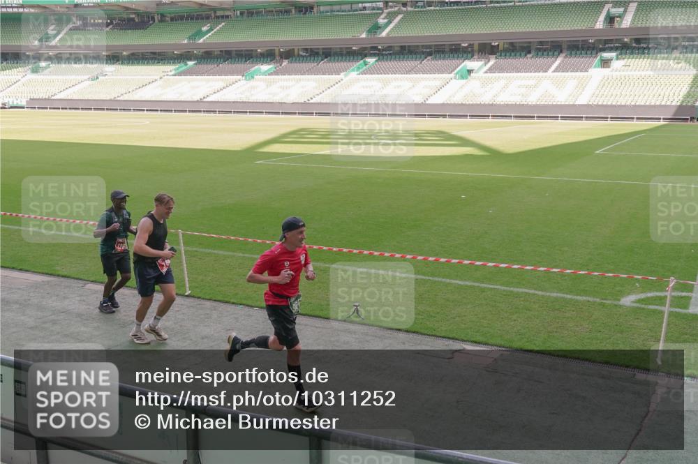 13.09.2026 - 21. swb-Marathon Bremen Michael Burmester http://msf.ph/oto/10311252 13.09.2026 12:46:31 Laufen im Stadion 195, 280, 474, 508, 538, 567, 604, 697, 788, 868, 1017, 1034, 1181, 1241, 1277, 1554, 1863, 2020, 2021, 2084, 2087, 2297, 2538, 2646, 2809, 2889, 3118, 3196, 3271, 3284, 3424, 3520, 3609, 4025, 4110, 4157, 4236, 4239, 4729, 4777, 4808, 5024, 5092, 5238, 5283, 5674, 5719, 5725, 6053, 6686, 6815, 6918, 7102, 7336, 7478, 7814, 7871, 8054, 8096, 8319, 8325, 8331, 8334, 8670, 8701, 8756, 8936, 8983, 9061, 9070, 9129, 9273, 9306, 9495, 9544, 9642, 9813, 9934, 439, 1667 meine-sportfotos.de