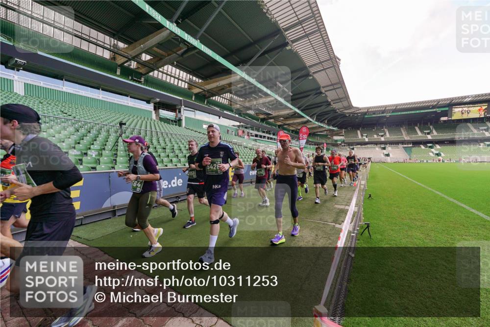 13.09.2026 - 21. swb-Marathon Bremen Michael Burmester http://msf.ph/oto/10311253 13.09.2026 13:09:14 Laufen im Stadion 164, 383, 391, 448, 532, 549, 551, 563, 625, 800, 808, 813, 869, 884, 898, 1025, 1072, 1124, 1150, 1180, 1285, 1289, 1395, 1398, 1559, 1688, 1831, 1880, 1899, 2041, 2208, 2215, 2229, 2232, 2243, 2366, 2380, 2413, 2429, 2441, 2467, 2471, 2525, 2573, 2594, 2611, 2635, 2692, 2714, 2717, 2727, 2782, 2802, 2823, 2841, 2866, 2897, 2920, 2930, 2931, 2941, 3032, 3063, 3086, 3291, 3316, 3327, 3333, 3398, 3437, 3707, 3769, 3857, 109 meine-sportfotos.de