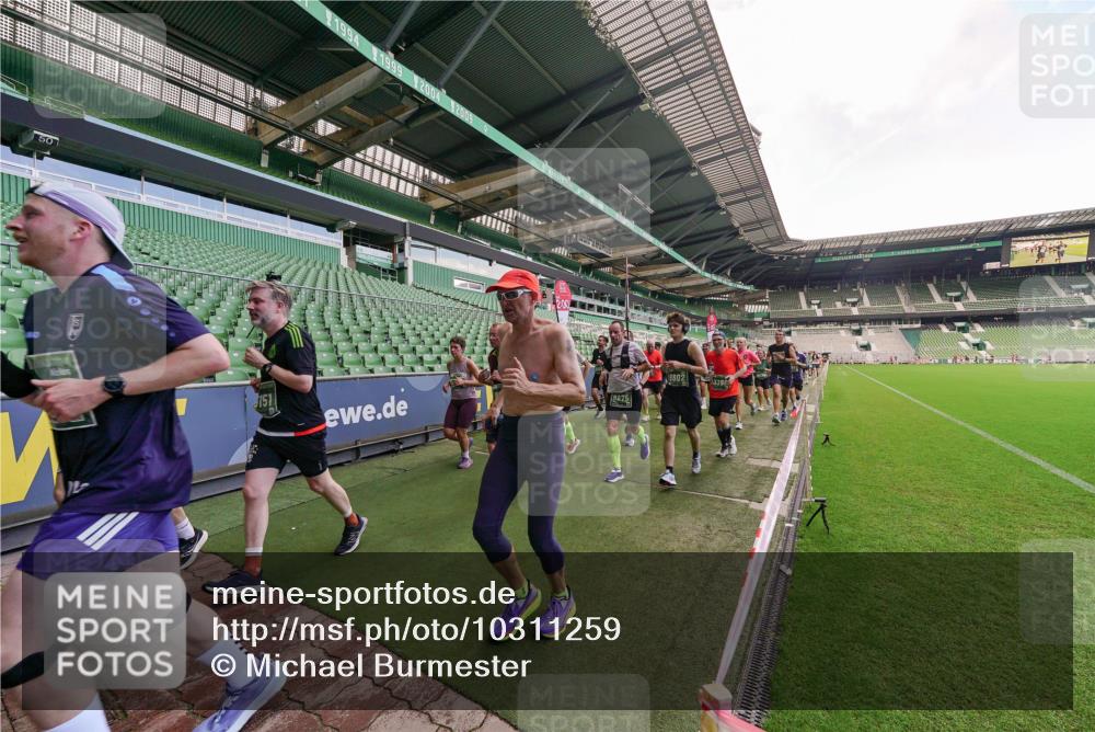 13.09.2026 - 21. swb-Marathon Bremen Michael Burmester http://msf.ph/oto/10311259 13.09.2026 13:09:14 Laufen im Stadion 164, 383, 391, 448, 532, 549, 551, 563, 625, 800, 808, 813, 869, 884, 898, 1025, 1072, 1124, 1150, 1180, 1285, 1289, 1395, 1398, 1559, 1688, 1831, 1880, 1899, 2041, 2208, 2215, 2229, 2232, 2243, 2366, 2380, 2413, 2429, 2441, 2467, 2471, 2525, 2573, 2594, 2611, 2635, 2692, 2714, 2717, 2727, 2782, 2802, 2823, 2841, 2866, 2897, 2920, 2930, 2931, 2941, 3032, 3063, 3086, 3291, 3316, 3327, 3333, 3398, 3437, 3707, 3769, 3857, 109 meine-sportfotos.de