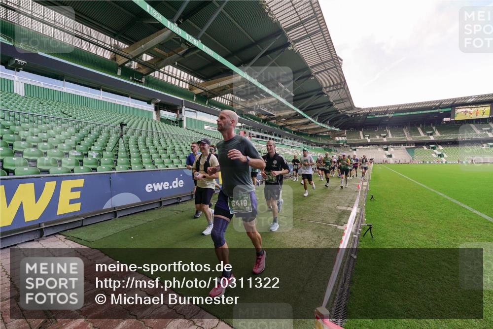 13.09.2026 - 21. swb-Marathon Bremen Michael Burmester http://msf.ph/oto/10311322 13.09.2026 13:09:20 Laufen im Stadion 164, 383, 391, 448, 532, 549, 551, 563, 625, 813, 869, 884, 898, 1025, 1072, 1124, 1150, 1180, 1285, 1289, 1398, 1559, 1688, 1880, 1899, 2041, 2208, 2215, 2229, 2232, 2243, 2366, 2380, 2413, 2429, 2441, 2467, 2471, 2525, 2530, 2573, 2594, 2611, 2635, 2692, 2714, 2717, 2727, 2782, 2785, 2823, 2841, 2866, 2897, 2920, 2930, 2931, 2941, 3032, 3063, 3086, 3291, 3316, 3327, 3333, 3398, 3437, 3707, 3769, 3857, 109 meine-sportfotos.de