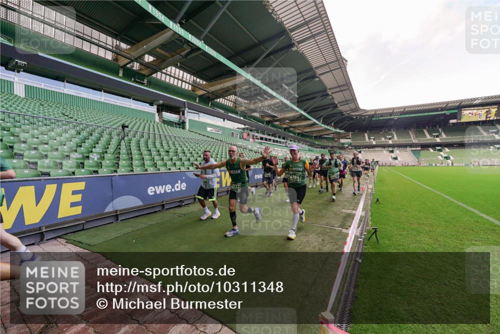 13.09.2026 - 21. swb-Marathon Bremen Michael Burmester http://msf.ph/oto/10311348 13.09.2026 13:09:22 Laufen im Stadion 164, 383, 391, 448, 532, 549, 551, 563, 625, 813, 869, 884, 898, 1025, 1072, 1124, 1150, 1180, 1285, 1289, 1398, 1559, 1688, 1880, 1899, 2041, 2208, 2215, 2229, 2232, 2243, 2366, 2380, 2413, 2429, 2441, 2467, 2471, 2525, 2530, 2553, 2573, 2594, 2611, 2635, 2692, 2714, 2717, 2727, 2782, 2785, 2823, 2841, 2897, 2920, 2930, 2931, 2941, 3032, 3063, 3086, 3291, 3316, 3327, 3333, 3398, 3437, 3707, 3769, 3857, 109 meine-sportfotos.de