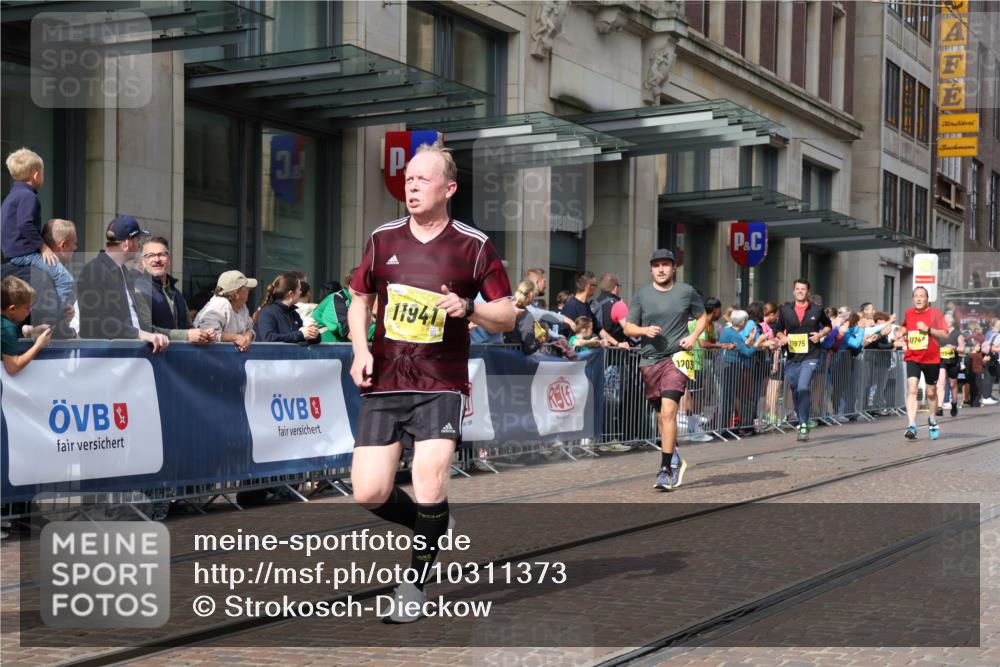 13.09.2026 - 21. swb-Marathon Bremen Strokosch-Dieckow http://msf.ph/oto/10311373 13.09.2026 10:55:23 Ziel 10203, 10243, 10256, 10297, 10374, 10379, 10423, 10529, 10550, 10788, 10809, 10881, 10952, 11377, 11414, 11510, 11557, 11748, 11862, 11941, 11975, 11977, 12030, 12108, 12125, 12143, 12150, 12188, 12348, 10555, 10725, 11001, 11014, 11466, 11631, 11908, 11910, 12201, 12218, 12258, 12549 meine-sportfotos.de