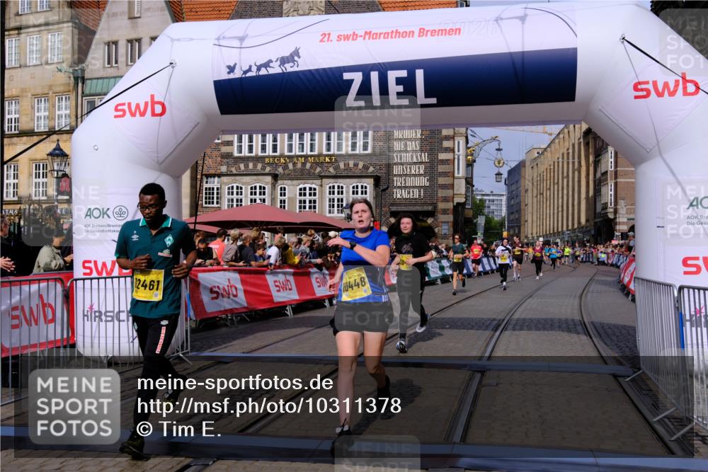 13.09.2026 - 21. swb-Marathon Bremen Tim E. http://msf.ph/oto/10311378 13.09.2026 10:53:33 Ziel 10284, 10448, 10585, 10757, 10780, 11012, 11168, 11379, 12040, 12170, 12275, 12398, 12461 meine-sportfotos.de