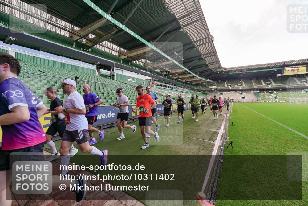 13.09.2026 - 21. swb-Marathon Bremen Michael Burmester http://msf.ph/oto/10311402 13.09.2026 13:09:26 Laufen im Stadion 164, 383, 391, 448, 532, 549, 551, 563, 625, 813, 869, 884, 898, 1025, 1072, 1124, 1150, 1180, 1285, 1289, 1398, 1559, 1688, 1867, 1880, 1899, 2041, 2208, 2215, 2229, 2232, 2243, 2268, 2366, 2380, 2413, 2429, 2441, 2467, 2471, 2525, 2530, 2553, 2573, 2594, 2635, 2692, 2714, 2717, 2727, 2782, 2785, 2823, 2841, 2897, 2920, 2930, 2931, 2941, 3032, 3063, 3086, 3291, 3316, 3327, 3333, 3398, 3437, 3707, 3769, 3857, 109 meine-sportfotos.de