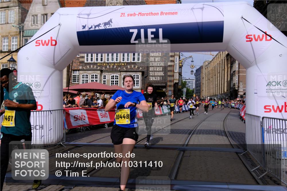 13.09.2026 - 21. swb-Marathon Bremen Tim E. http://msf.ph/oto/10311410 13.09.2026 10:53:34 Ziel 10284, 10448, 10585, 10757, 10780, 10821, 11012, 11168, 11379, 12040, 12170, 12275, 12398, 12461 meine-sportfotos.de