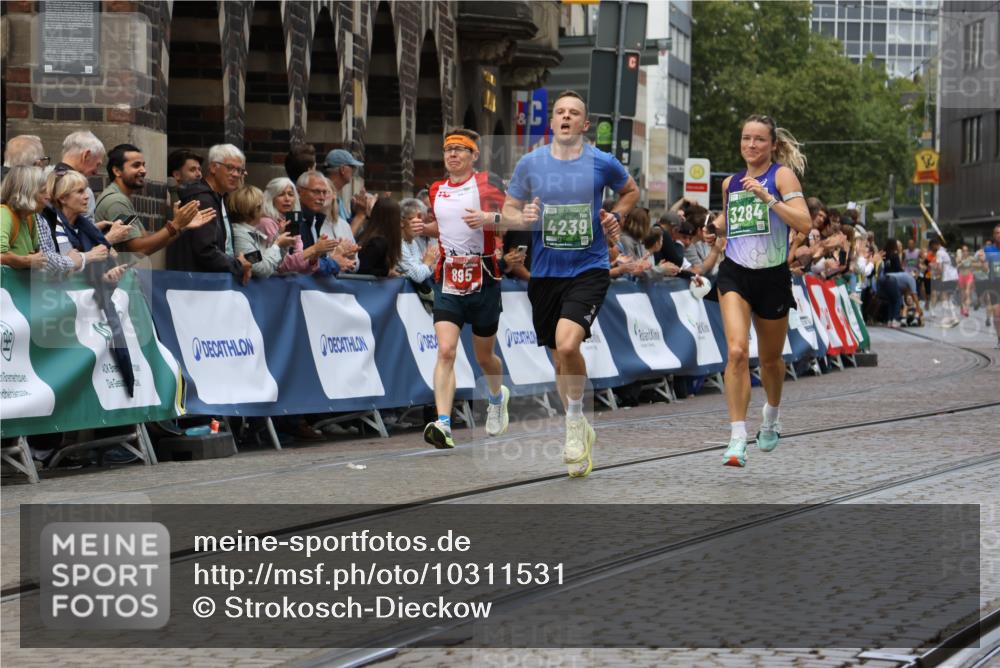 13.09.2026 - 21. swb-Marathon Bremen Strokosch-Dieckow http://msf.ph/oto/10311531 13.09.2026 13:04:18 Ziel 895, 2094, 2889, 3500, 4236, 8096, 9061, 9129, 9544, 9642, 650, 744, 1223, 1224, 1860, 2207, 3284, 4239, 7871, 8936, 13034 meine-sportfotos.de