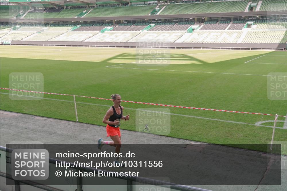 13.09.2026 - 21. swb-Marathon Bremen Michael Burmester http://msf.ph/oto/10311556 13.09.2026 12:46:54 Laufen im Stadion 195, 538, 567, 604, 621, 697, 868, 1017, 1034, 1181, 1241, 1277, 1554, 1863, 2021, 2084, 2087, 2266, 2297, 2538, 2646, 2809, 2889, 3118, 3196, 3284, 3297, 3424, 3520, 3794, 4025, 4110, 4157, 4236, 4239, 4614, 4729, 4777, 4808, 4992, 5024, 5238, 5283, 5674, 5719, 5725, 5803, 5976, 6053, 6686, 6708, 6784, 6815, 6918, 7102, 7336, 7538, 7814, 7871, 8060, 8319, 8325, 8331, 8334, 8621, 8670, 8701, 8756, 8936, 8980, 8983, 9061, 9273, 9495, 9544, 9689, 9813, 9918, 9934, 439 meine-sportfotos.de