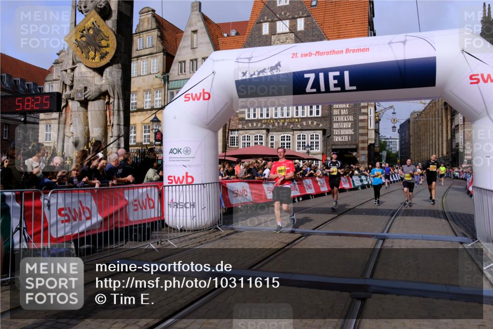 13.09.2026 - 21. swb-Marathon Bremen Tim E. http://msf.ph/oto/10311615 13.09.2026 10:53:42 Ziel 10448, 10479, 10626, 10757, 10780, 10821, 10886, 11168, 11379, 11590, 11800, 12040, 12056, 12275, 12308, 12461 meine-sportfotos.de