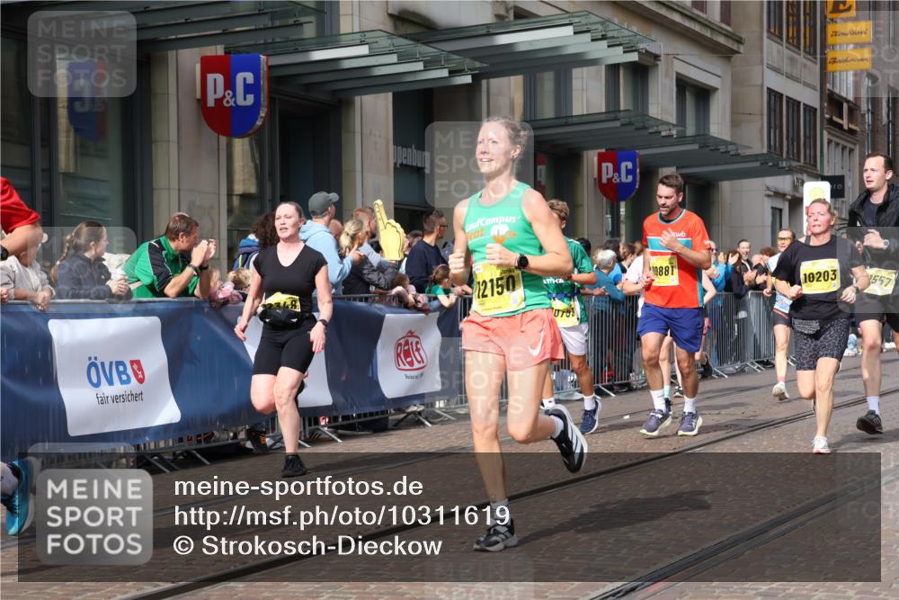 13.09.2026 - 21. swb-Marathon Bremen Strokosch-Dieckow http://msf.ph/oto/10311619 13.09.2026 10:55:28 Ziel 10203, 10243, 10297, 10374, 10379, 10423, 10529, 10550, 10690, 10703, 10788, 10809, 10881, 10952, 11377, 11510, 11557, 11748, 11862, 11972, 11975, 12030, 12108, 12125, 12143, 12150, 12188, 12484, 10203, 10256, 10725, 11014, 11414, 11466, 11631, 11748, 11910, 11941, 11977, 12030, 12201, 12218, 12258, 12348, 12549 meine-sportfotos.de