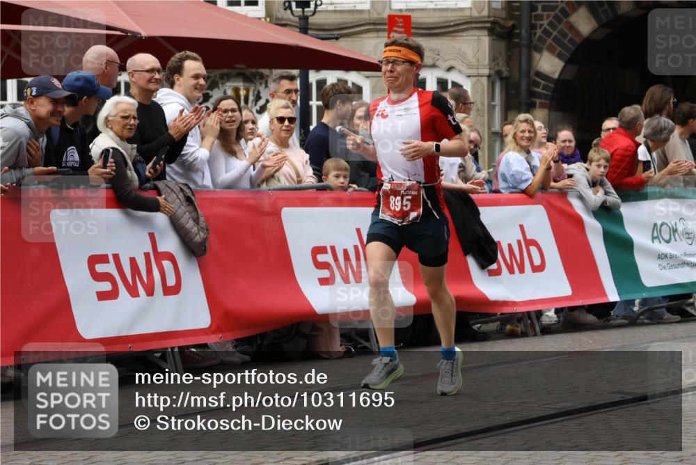 13.09.2026 - 21. swb-Marathon Bremen Strokosch-Dieckow http://msf.ph/oto/10311695 13.09.2026 13:04:22 Ziel 895, 2094, 2889, 3500, 4236, 6815, 9061, 9129, 9544, 9642, 744, 1223, 1224, 1860, 2207, 2956, 7871, 8936, 13034 meine-sportfotos.de