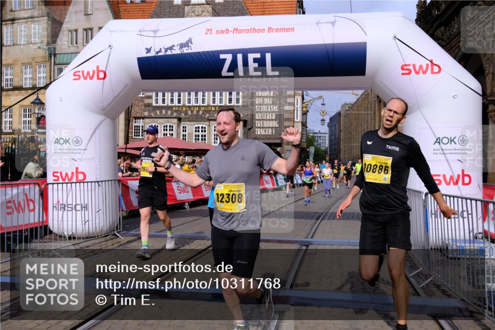 13.09.2026 - 21. swb-Marathon Bremen Tim E. http://msf.ph/oto/10311768 13.09.2026 10:53:45 Ziel 10222, 10448, 10479, 10626, 10757, 10780, 10821, 10845, 10886, 11168, 11242, 11379, 11446, 11590, 11800, 12040, 12056, 12119, 12275, 12308 meine-sportfotos.de