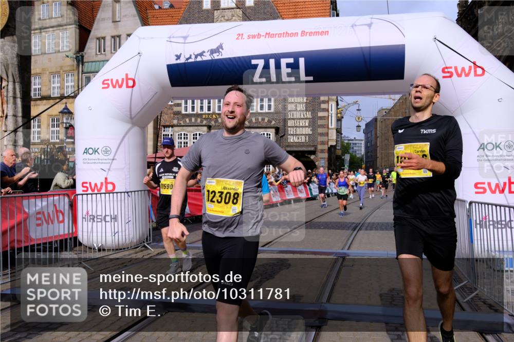 13.09.2026 - 21. swb-Marathon Bremen Tim E. http://msf.ph/oto/10311781 13.09.2026 10:53:45 Ziel 10222, 10448, 10479, 10626, 10757, 10780, 10821, 10845, 10886, 11168, 11242, 11379, 11446, 11590, 11800, 12040, 12056, 12119, 12275, 12308 meine-sportfotos.de