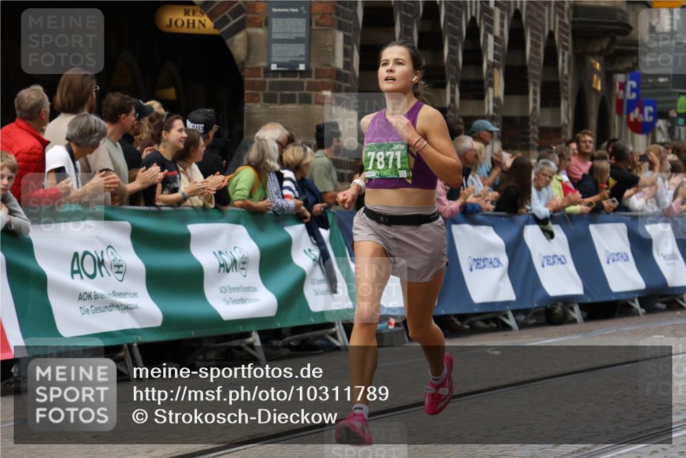 13.09.2026 - 21. swb-Marathon Bremen Strokosch-Dieckow http://msf.ph/oto/10311789 13.09.2026 13:04:24 Ziel 895, 2094, 3500, 4110, 4236, 6815, 9061, 9129, 9544, 9642, 9813, 744, 1223, 1224, 1860, 2207, 2956, 8701, 8936, 13034 meine-sportfotos.de