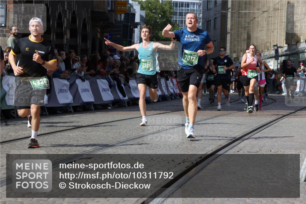13.09.2026 - 21. swb-Marathon Bremen Strokosch-Dieckow http://msf.ph/oto/10311792 13.09.2026 13:30:43 Ziel 881, 1067, 1909, 1938, 2265, 2364, 2900, 3163, 3164, 3425, 4058, 4415, 4748, 4763, 5506, 6988, 7821, 7966, 8090, 8105, 8116, 8117, 8169, 8314, 8494, 8762, 8878, 8966, 9011, 9015, 9108, 9412, 9529, 9695, 244, 1189, 1533, 1771, 1841, 1941, 2985, 3360, 4251, 4920, 5600, 5681, 5802, 5822, 5900, 6307, 7012, 7760, 8543, 8616, 9290, 9507, 9653, 9767, 9962, 9976, 13152, 13215 meine-sportfotos.de