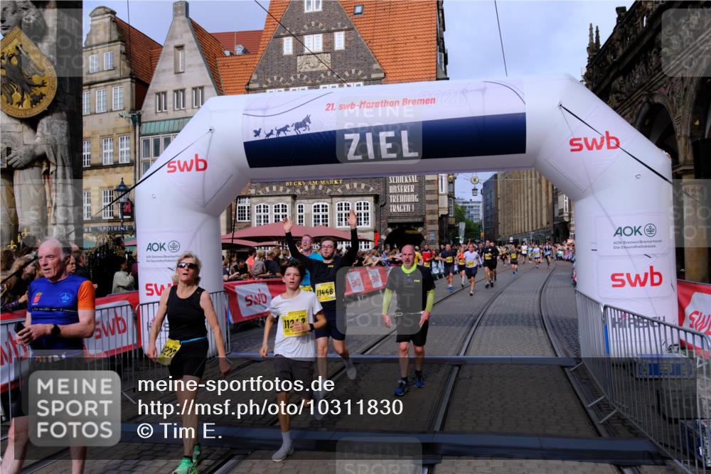 13.09.2026 - 21. swb-Marathon Bremen Tim E. http://msf.ph/oto/10311830 13.09.2026 10:53:52 Ziel 10141, 10174, 10222, 10227, 10478, 10479, 10626, 10821, 10838, 10845, 10886, 10905, 11168, 11242, 11379, 11446, 11502, 11590, 11800, 12056, 12119, 12308, 12331, 12341, 13597 meine-sportfotos.de