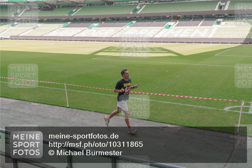 13.09.2026 - 21. swb-Marathon Bremen Michael Burmester http://msf.ph/oto/10311865 13.09.2026 12:47:21 Laufen im Stadion 195, 384, 538, 567, 604, 621, 697, 868, 889, 1034, 1181, 1241, 1554, 2021, 2087, 2266, 2297, 2538, 2646, 2809, 2889, 2956, 3118, 3196, 3242, 3284, 3297, 3424, 3466, 3520, 3794, 3910, 4025, 4236, 4239, 4614, 4729, 4777, 4808, 4992, 5024, 5238, 5283, 5674, 5719, 5725, 5803, 5976, 6025, 6053, 6058, 6686, 6708, 6784, 6815, 7102, 7538, 7803, 7814, 7871, 8060, 8319, 8325, 8331, 8334, 8611, 8621, 8670, 8701, 8980, 8983, 9010, 9061, 9495, 9544, 9689, 9813, 9918, 9934 meine-sportfotos.de