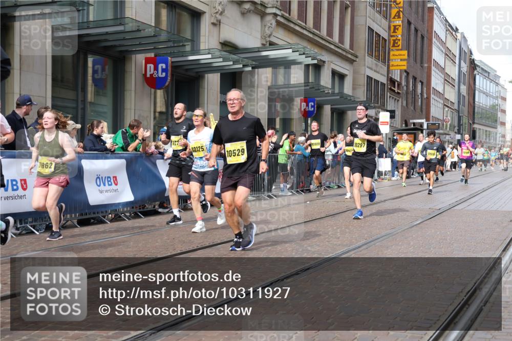 13.09.2026 - 21. swb-Marathon Bremen Strokosch-Dieckow http://msf.ph/oto/10311927 13.09.2026 10:55:32 Ziel 10243, 10298, 10374, 10379, 10423, 10529, 10550, 10690, 10703, 10809, 10952, 11377, 11510, 11790, 11972, 12061, 12108, 12125, 12143, 12188, 12484, 13565, 10203, 10256, 10297, 10725, 10788, 10881, 11014, 11414, 11466, 11557, 11631, 11748, 11862, 11910, 11941, 11975, 11977, 12030, 12150, 12201, 12218, 12258, 12348, 12549 meine-sportfotos.de