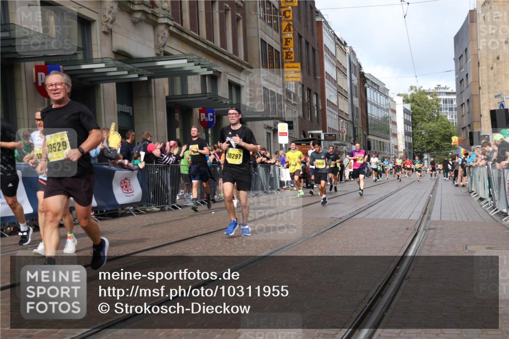 13.09.2026 - 21. swb-Marathon Bremen Strokosch-Dieckow http://msf.ph/oto/10311955 13.09.2026 10:55:32 Ziel 10243, 10298, 10374, 10379, 10423, 10529, 10550, 10690, 10703, 10809, 10952, 11377, 11510, 11790, 11972, 12061, 12108, 12125, 12143, 12188, 12484, 13565, 10203, 10256, 10297, 10725, 10788, 10881, 11014, 11414, 11466, 11557, 11631, 11748, 11862, 11910, 11941, 11975, 11977, 12030, 12150, 12201, 12218, 12258, 12348, 12549 meine-sportfotos.de