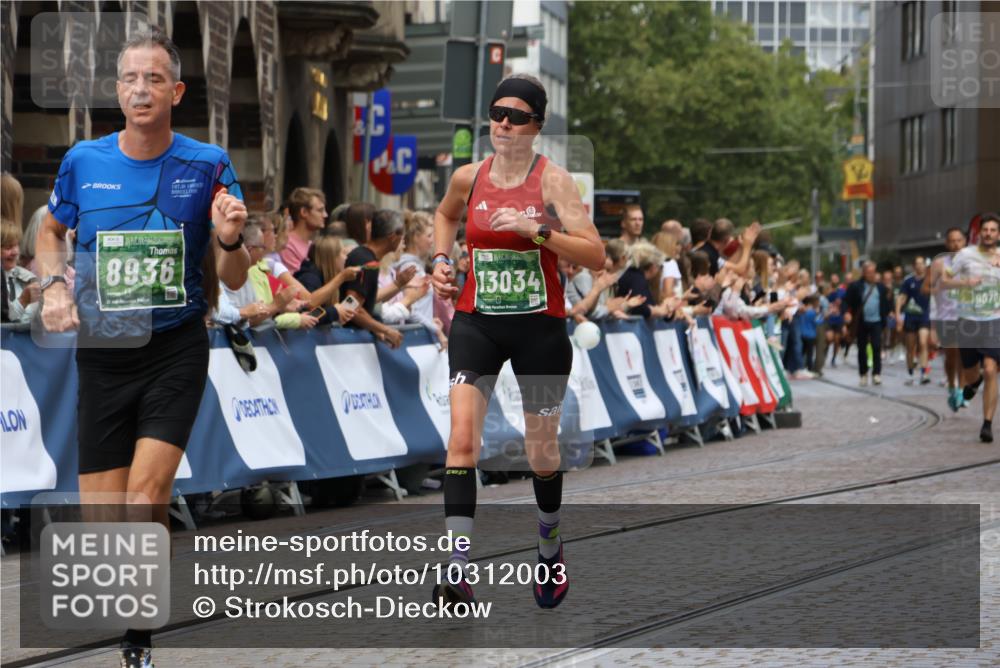13.09.2026 - 21. swb-Marathon Bremen Strokosch-Dieckow http://msf.ph/oto/10312003 13.09.2026 13:04:31 Ziel 2094, 3284, 3424, 4110, 4239, 6815, 9129, 9544, 9813, 1223, 1224, 1712, 2207, 2956, 5283, 8701, 8936, 9070, 13034 meine-sportfotos.de