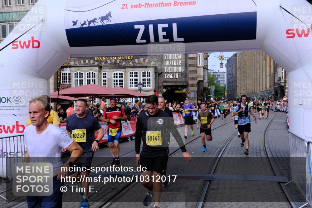 13.09.2026 - 21. swb-Marathon Bremen Tim E. http://msf.ph/oto/10312017 13.09.2026 10:53:58 Ziel 10141, 10174, 10222, 10227, 10478, 10479, 10626, 10684, 10685, 10838, 10845, 10905, 11242, 11446, 11489, 11502, 11596, 11800, 11950, 12119, 12331, 12341, 12405, 12492, 13597 meine-sportfotos.de