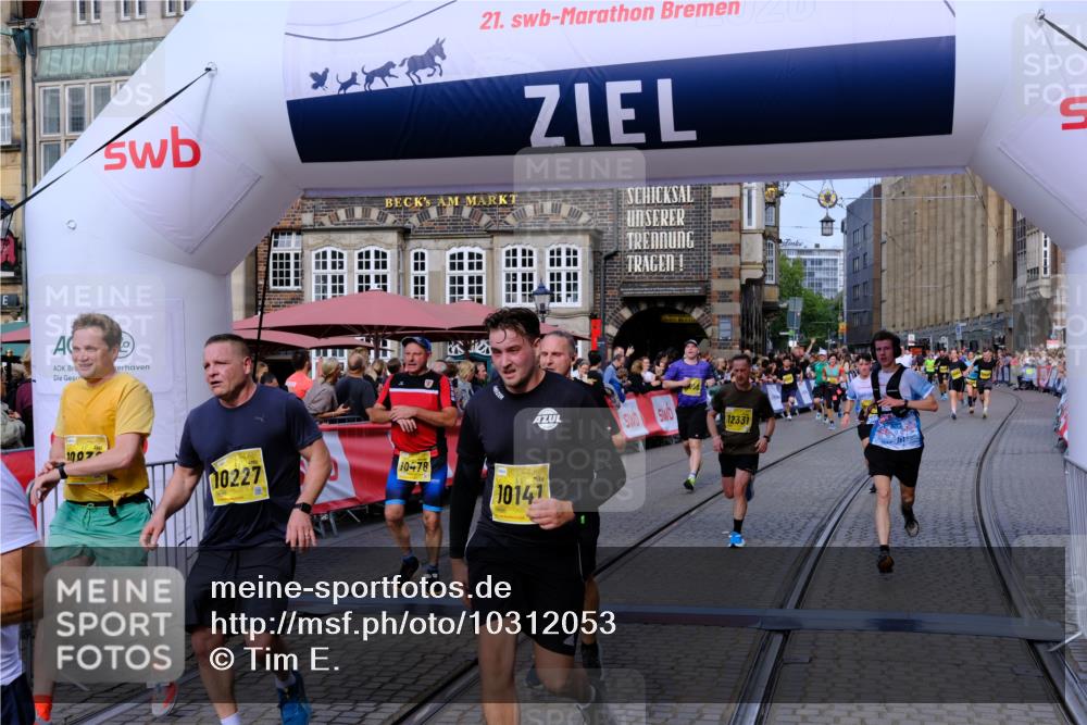 13.09.2026 - 21. swb-Marathon Bremen Tim E. http://msf.ph/oto/10312053 13.09.2026 10:53:58 Ziel 10141, 10174, 10222, 10227, 10478, 10479, 10626, 10684, 10685, 10838, 10845, 10905, 11242, 11446, 11489, 11502, 11596, 11800, 11950, 12119, 12331, 12341, 12405, 12492, 13597 meine-sportfotos.de