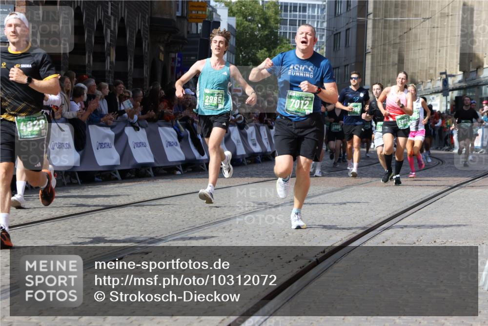 13.09.2026 - 21. swb-Marathon Bremen Strokosch-Dieckow http://msf.ph/oto/10312072 13.09.2026 13:30:43 Ziel 881, 1067, 1909, 1938, 2265, 2364, 2900, 3163, 3164, 3425, 4058, 4415, 4748, 4763, 5506, 6988, 7821, 7966, 8090, 8105, 8116, 8117, 8169, 8314, 8494, 8762, 8878, 8966, 9011, 9015, 9108, 9412, 9529, 9695, 244, 1189, 1533, 1771, 1841, 1941, 2985, 3360, 4251, 4920, 5600, 5681, 5802, 5822, 5900, 6307, 7012, 7760, 8543, 8616, 9290, 9507, 9653, 9767, 9962, 9976, 13152, 13215 meine-sportfotos.de