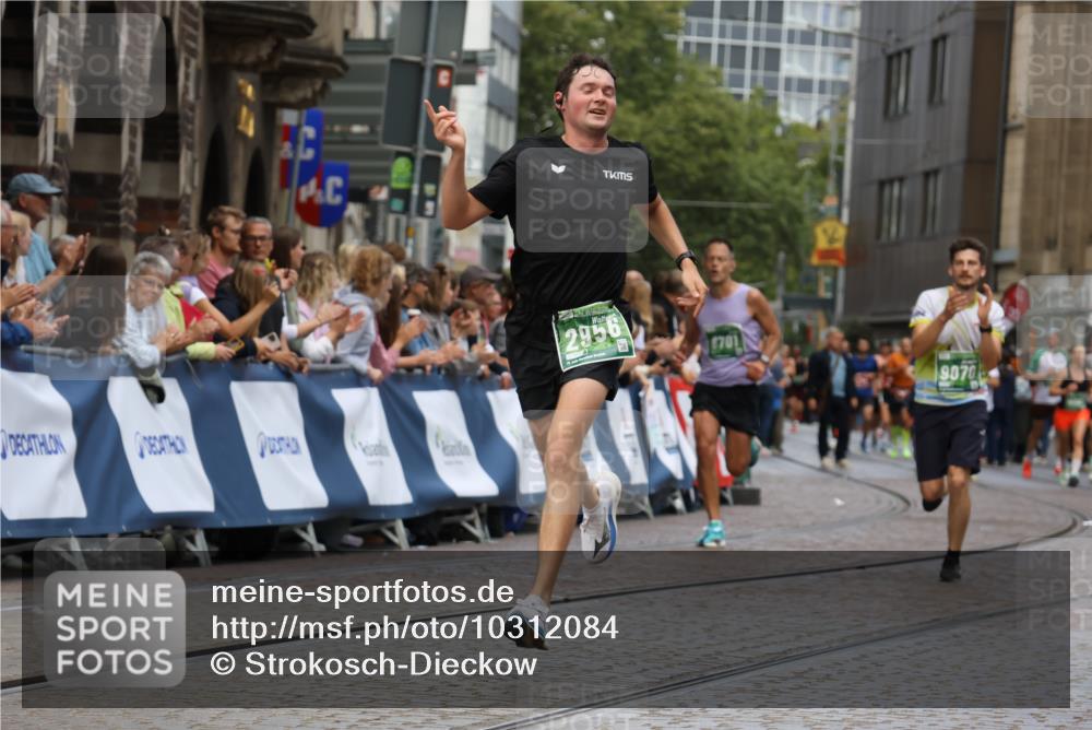 13.09.2026 - 21. swb-Marathon Bremen Strokosch-Dieckow http://msf.ph/oto/10312084 13.09.2026 13:04:34 Ziel 650, 3284, 3424, 4110, 4239, 6815, 9544, 9813, 1712, 2646, 2956, 5283, 7814, 8701, 9070, 9689 meine-sportfotos.de