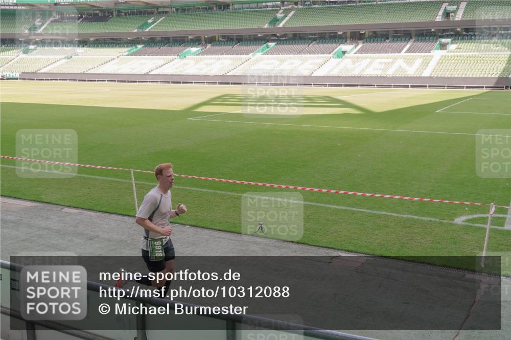 13.09.2026 - 21. swb-Marathon Bremen Michael Burmester http://msf.ph/oto/10312088 13.09.2026 12:47:45 Laufen im Stadion 382, 384, 538, 604, 621, 868, 889, 1349, 1554, 1872, 1925, 2021, 2087, 2266, 2538, 2605, 2646, 2809, 2844, 2956, 3110, 3118, 3127, 3196, 3242, 3284, 3297, 3424, 3466, 3520, 3794, 3910, 4025, 4236, 4239, 4614, 4712, 4729, 4777, 4808, 4992, 5024, 5238, 5283, 5674, 5725, 5803, 5976, 6025, 6053, 6058, 6686, 6708, 6784, 6815, 6951, 7102, 7399, 7538, 7803, 7814, 7871, 8060, 8334, 8611, 8621, 8706, 8877, 8973, 8980, 8981, 8983, 9010, 9061, 9429, 9544, 9689, 9813, 9918, 9934 meine-sportfotos.de
