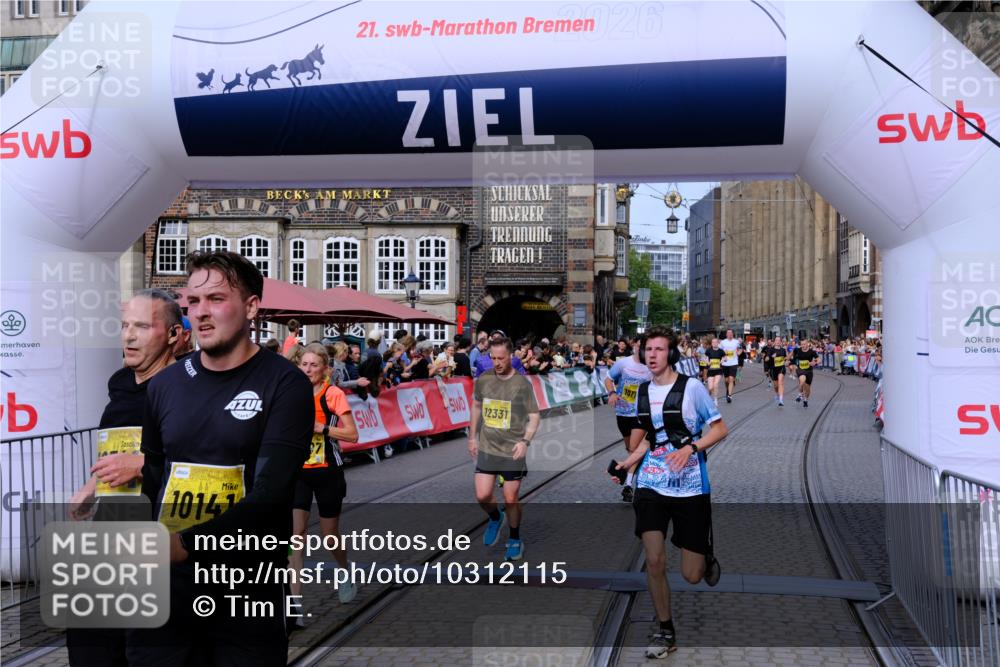 13.09.2026 - 21. swb-Marathon Bremen Tim E. http://msf.ph/oto/10312115 13.09.2026 10:53:59 Ziel 10141, 10174, 10222, 10227, 10478, 10479, 10626, 10684, 10685, 10838, 10845, 10905, 11242, 11446, 11489, 11502, 11596, 11800, 11950, 12119, 12331, 12341, 12405, 12492, 12515, 13597 meine-sportfotos.de