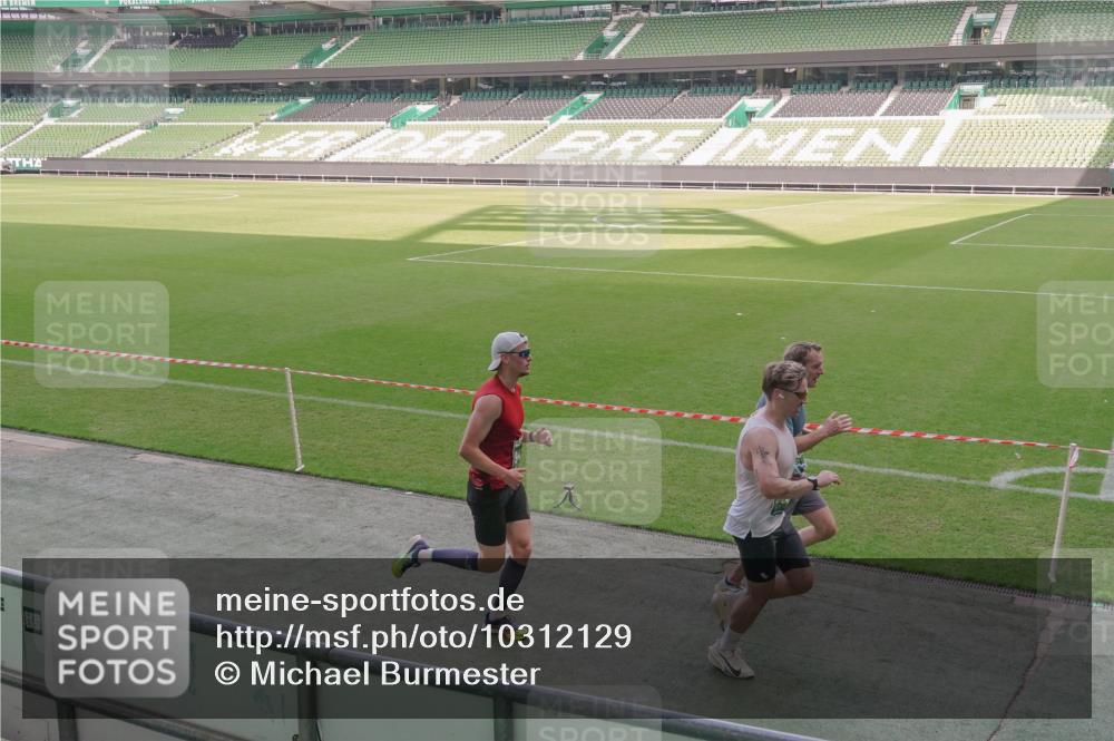 13.09.2026 - 21. swb-Marathon Bremen Michael Burmester http://msf.ph/oto/10312129 13.09.2026 12:47:53 Laufen im Stadion 382, 384, 538, 604, 621, 826, 868, 889, 1349, 1554, 1872, 1925, 2021, 2266, 2538, 2605, 2646, 2809, 2844, 2956, 3110, 3118, 3127, 3196, 3242, 3284, 3297, 3424, 3466, 3520, 3794, 3910, 4025, 4236, 4239, 4614, 4712, 4729, 4777, 4808, 4992, 5024, 5725, 5803, 5976, 6025, 6053, 6058, 6686, 6708, 6784, 6815, 6951, 7064, 7102, 7399, 7538, 7636, 7803, 7814, 7871, 8060, 8334, 8611, 8621, 8706, 8877, 8973, 8980, 8981, 8983, 9010, 9061, 9429, 9544, 9689, 9813, 9918, 9934 meine-sportfotos.de