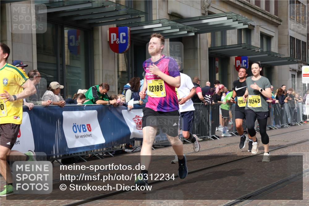 13.09.2026 - 21. swb-Marathon Bremen Strokosch-Dieckow http://msf.ph/oto/10312234 13.09.2026 10:55:38 Ziel 10243, 10298, 10374, 10690, 10703, 10949, 10952, 11219, 11510, 11790, 11972, 12061, 12108, 12143, 12476, 12484, 13565, 10203, 10256, 10297, 10379, 10423, 10529, 10550, 10725, 10788, 10809, 10881, 11377, 11414, 11510, 11557, 11748, 11862, 11941, 11975, 11977, 12030, 12125, 12150, 12188, 12218, 12258, 12348 meine-sportfotos.de