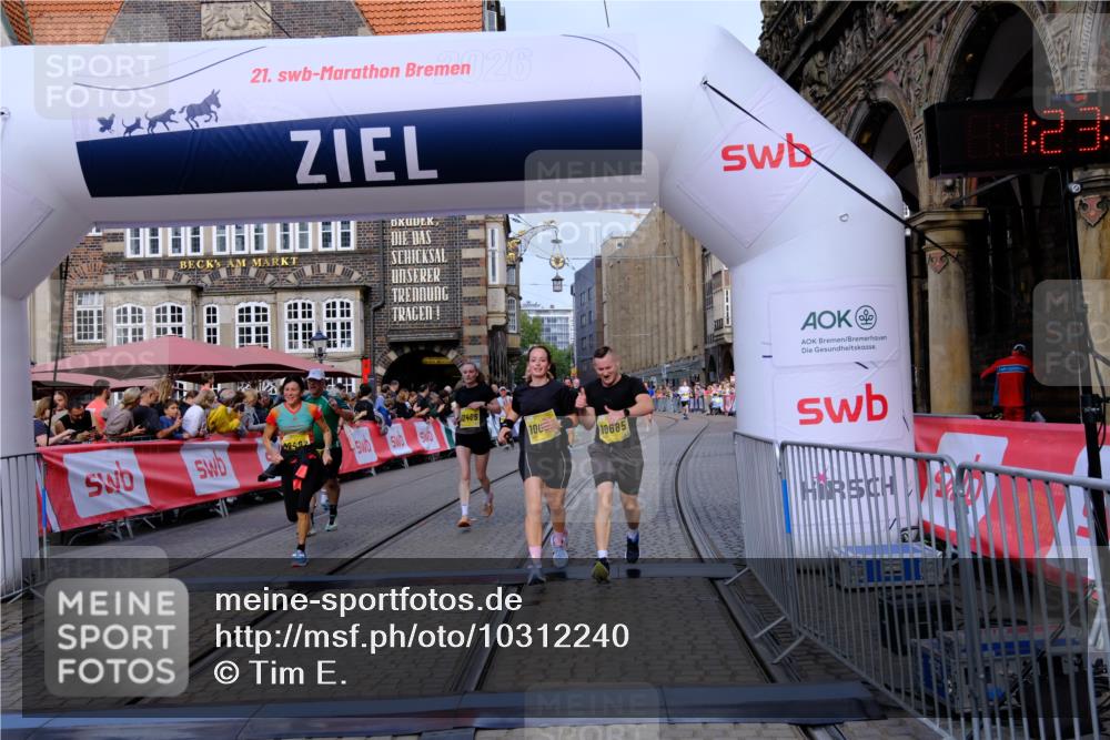 13.09.2026 - 21. swb-Marathon Bremen Tim E. http://msf.ph/oto/10312240 13.09.2026 10:54:05 Ziel 10141, 10174, 10227, 10255, 10478, 10579, 10684, 10685, 10708, 10838, 10905, 11206, 11489, 11502, 11596, 11950, 12075, 12244, 12331, 12341, 12405, 12492, 12515, 13597 meine-sportfotos.de