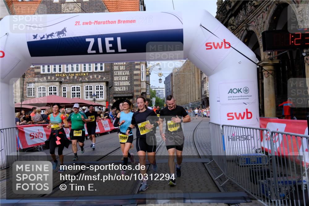 13.09.2026 - 21. swb-Marathon Bremen Tim E. http://msf.ph/oto/10312294 13.09.2026 10:54:06 Ziel 10141, 10174, 10227, 10255, 10478, 10579, 10684, 10685, 10708, 10838, 10905, 11206, 11489, 11502, 11596, 11950, 12075, 12244, 12331, 12341, 12405, 12492, 12515, 13597 meine-sportfotos.de