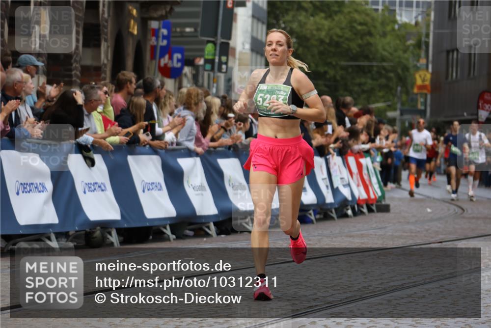 13.09.2026 - 21. swb-Marathon Bremen Strokosch-Dieckow http://msf.ph/oto/10312311 13.09.2026 13:04:39 Ziel 650, 1860, 3284, 3424, 4110, 4239, 6815, 7871, 9813, 1712, 2646, 5283, 5674, 7538, 7814, 8054, 9070, 9306, 9495, 9689, 13187 meine-sportfotos.de
