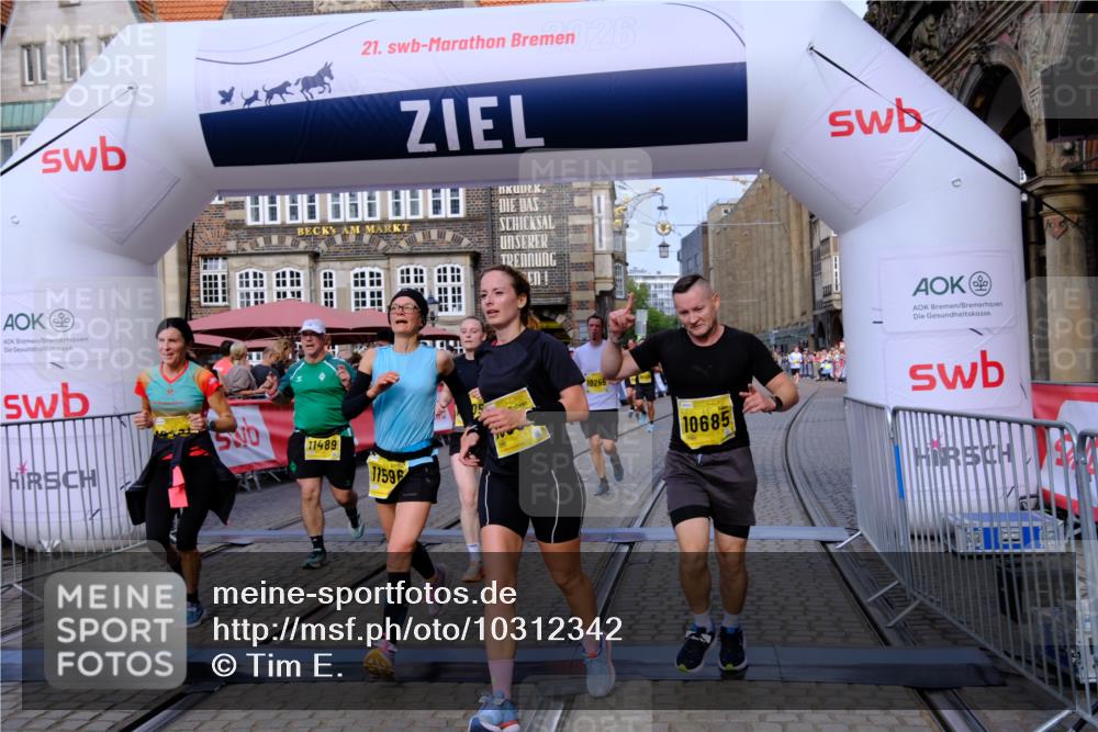 13.09.2026 - 21. swb-Marathon Bremen Tim E. http://msf.ph/oto/10312342 13.09.2026 10:54:06 Ziel 10141, 10174, 10227, 10255, 10478, 10579, 10684, 10685, 10708, 10838, 10905, 11206, 11489, 11502, 11596, 11950, 12075, 12244, 12331, 12341, 12405, 12492, 12515, 13597 meine-sportfotos.de