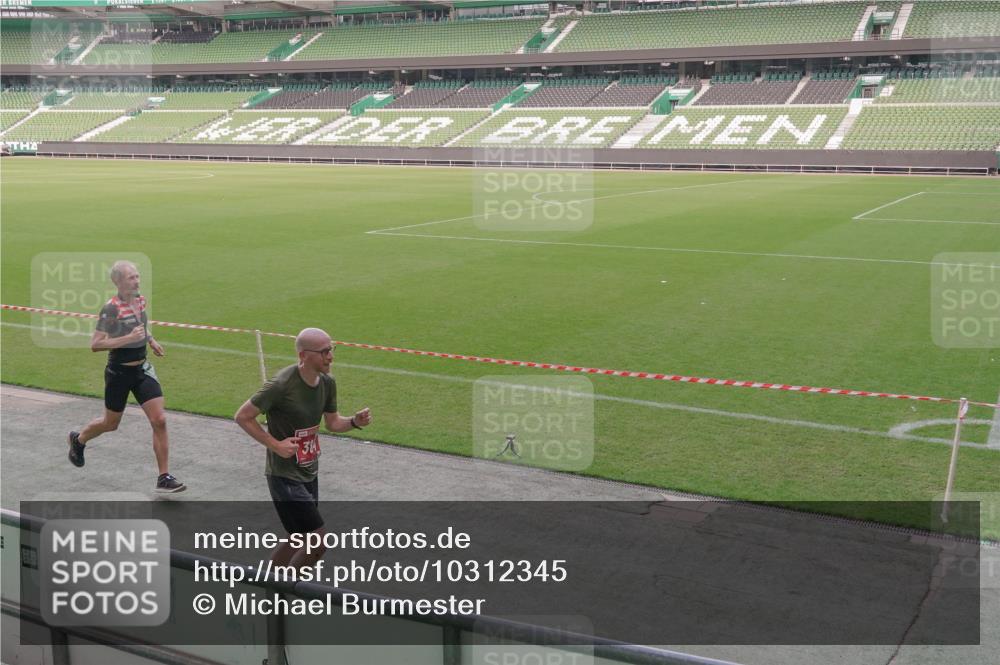 13.09.2026 - 21. swb-Marathon Bremen Michael Burmester http://msf.ph/oto/10312345 13.09.2026 12:48:11 Laufen im Stadion 382, 384, 572, 621, 826, 868, 889, 1349, 1554, 1872, 1925, 2266, 2538, 2605, 2646, 2844, 2956, 3110, 3118, 3127, 3196, 3242, 3276, 3284, 3297, 3424, 3466, 3520, 3794, 3910, 4025, 4082, 4239, 4614, 4712, 4729, 4732, 4808, 4992, 5424, 5517, 5725, 5803, 5976, 6025, 6053, 6058, 6686, 6708, 6784, 6951, 7064, 7102, 7399, 7538, 7636, 7803, 7814, 7871, 7876, 8060, 8334, 8611, 8621, 8706, 8877, 8973, 8980, 8981, 9010, 9035, 9061, 9429, 9689, 9813, 9918, 9934, 13091 meine-sportfotos.de