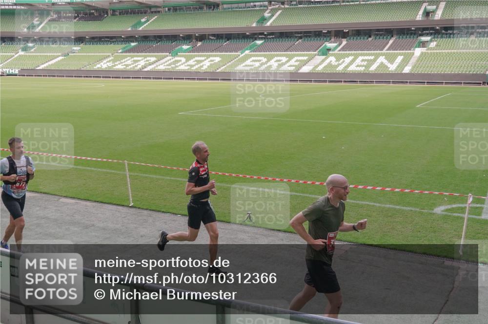 13.09.2026 - 21. swb-Marathon Bremen Michael Burmester http://msf.ph/oto/10312366 13.09.2026 12:48:12 Laufen im Stadion 382, 384, 572, 621, 826, 868, 889, 1349, 1554, 1872, 1925, 2266, 2538, 2605, 2646, 2844, 2956, 3110, 3118, 3127, 3196, 3242, 3276, 3284, 3297, 3424, 3466, 3520, 3794, 3910, 4025, 4082, 4239, 4614, 4712, 4729, 4732, 4808, 4992, 5424, 5517, 5725, 5803, 5976, 6025, 6053, 6058, 6686, 6708, 6784, 6951, 7064, 7102, 7399, 7538, 7636, 7803, 7814, 7871, 7876, 8060, 8334, 8611, 8621, 8706, 8877, 8973, 8980, 8981, 9010, 9035, 9061, 9429, 9689, 9813, 9918, 9934, 13091 meine-sportfotos.de