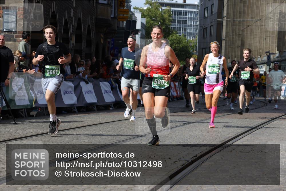 13.09.2026 - 21. swb-Marathon Bremen Strokosch-Dieckow http://msf.ph/oto/10312498 13.09.2026 13:30:46 Ziel 625, 881, 1067, 2265, 2900, 3163, 3164, 3425, 4058, 4206, 4332, 4415, 4425, 4748, 4763, 5506, 5551, 6347, 6988, 7253, 7567, 7645, 7821, 8090, 8105, 8116, 8117, 8169, 8314, 8494, 8762, 8878, 8966, 9011, 9015, 9108, 9412, 9695, 9825, 244, 1189, 1479, 2902, 3360, 4251, 5600, 5681, 5802, 5900, 6307, 7198, 7760, 8543, 8616, 9290, 9507, 9653, 9767, 9937, 9958, 9962, 9976, 13152, 13215 meine-sportfotos.de