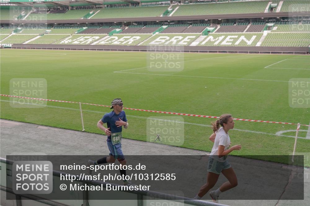 13.09.2026 - 21. swb-Marathon Bremen Michael Burmester http://msf.ph/oto/10312585 13.09.2026 12:48:28 Laufen im Stadion 382, 384, 524, 572, 621, 826, 889, 899, 1349, 1554, 1723, 1872, 1925, 2266, 2287, 2605, 2646, 2844, 2956, 3043, 3110, 3118, 3127, 3197, 3242, 3276, 3284, 3297, 3424, 3466, 3520, 3794, 3910, 3973, 4025, 4082, 4239, 4247, 4614, 4712, 4729, 4732, 4808, 4852, 4898, 4992, 5424, 5517, 5648, 5725, 5803, 5976, 6025, 6058, 6692, 6708, 6784, 6951, 7064, 7102, 7399, 7538, 7636, 7803, 7876, 8060, 8611, 8621, 8706, 8877, 8973, 8980, 8981, 9010, 9035, 9061, 9429, 9689, 9918, 9934, 13091 meine-sportfotos.de