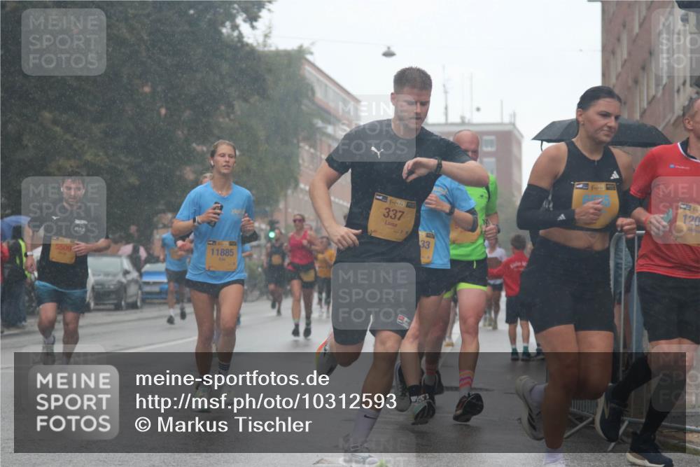13.09.2026 - Kiel Lauf Markus Tischler http://msf.ph/oto/10312593 13.09.2026 10:39:08 Fleethörn 5509, 11885, 39, 337, 33, 120 meine-sportfotos.de