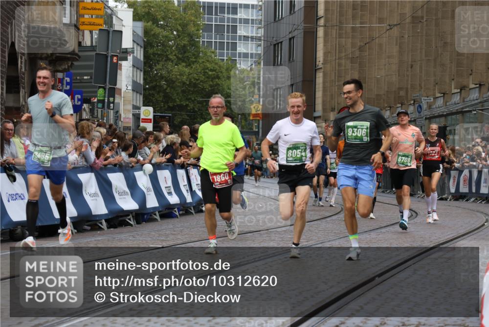 13.09.2026 - 21. swb-Marathon Bremen Strokosch-Dieckow http://msf.ph/oto/10312620 13.09.2026 13:04:51 Ziel 650, 744, 1223, 1224, 1860, 2207, 2956, 3284, 4239, 7871, 8701, 8936, 9070, 13034, 1336, 3196, 4729, 6708, 7538, 8054, 9306, 9495 meine-sportfotos.de