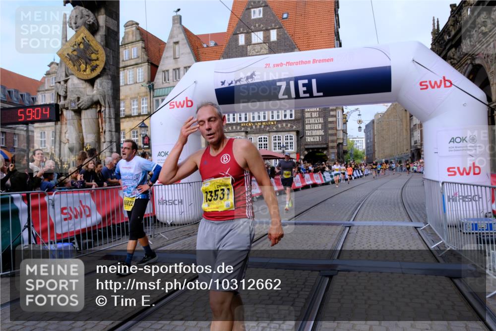 13.09.2026 - 21. swb-Marathon Bremen Tim E. http://msf.ph/oto/10312662 13.09.2026 10:54:21 Ziel 10579, 10708, 10822, 10947, 10996, 11010, 11206, 11290, 11329, 11361, 11765, 11998, 12075, 12244, 12356, 12435, 13531 meine-sportfotos.de